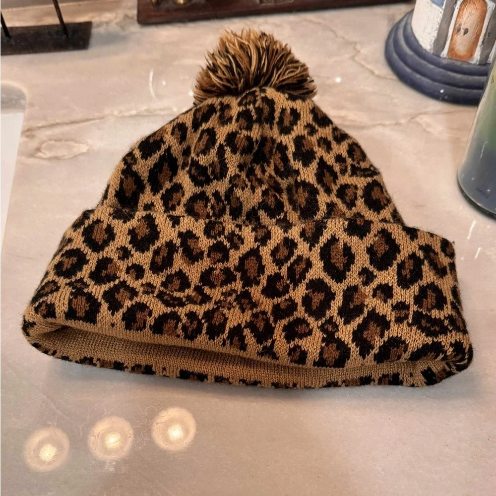 Leopard Print Pom-Pom Beanie Womens like-new
